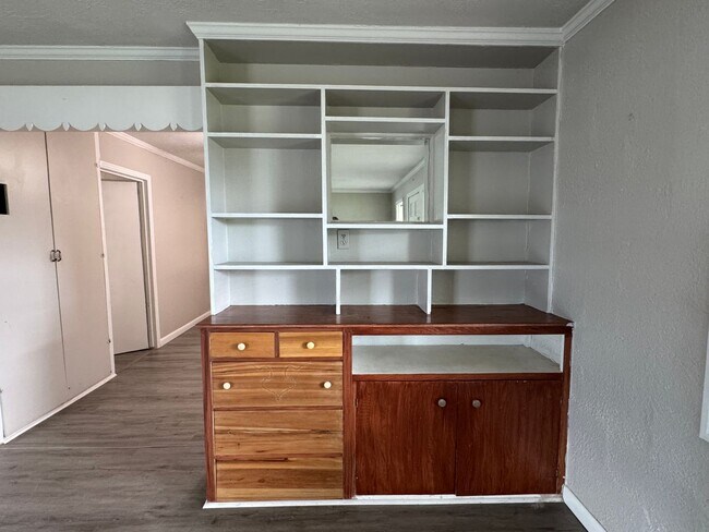 Foto del edificio - Charming 1-Bedroom, 1-Bath Home Near Downtown Tavares - Lawn Care Included!