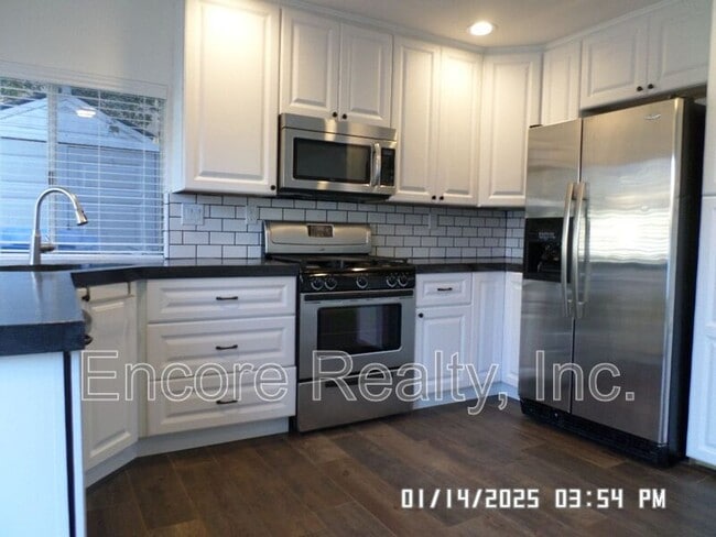 Foto del edificio - 2149 Bluewater Ln