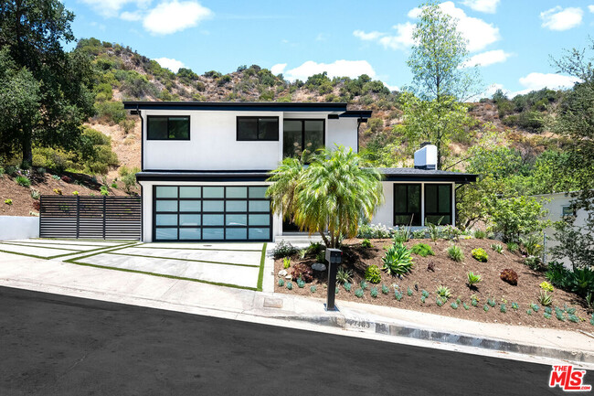 Building Photo - 17163 Clemons Dr