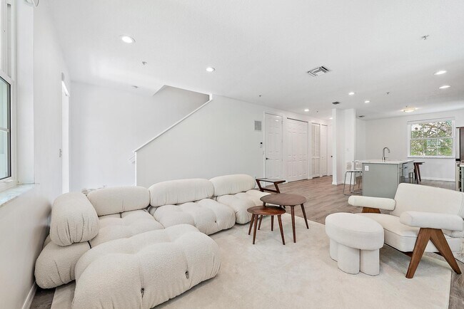 Foto del edificio - 1522 Limetree Bay Ave