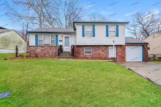 Building Photo - 7920 NE San Rafael Dr