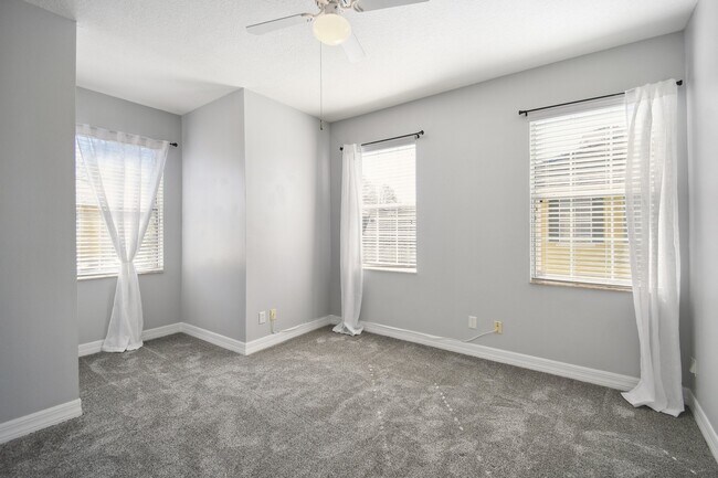 Foto del edificio - 531 Hedgewood Dr