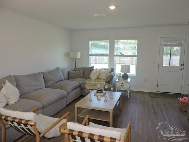 Building Photo - 4664 Carlstrom Ln