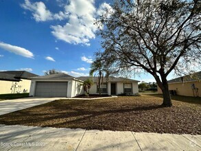 Building Photo - 5311 Cinnamon Fern Blvd