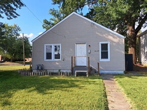 Building Photo - 3127 Southern Ave