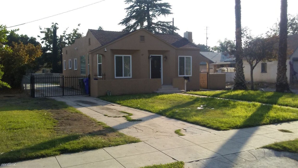 Primary Photo - 671 W 16th St