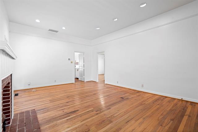 Foto del edificio - 4407 Bonham St