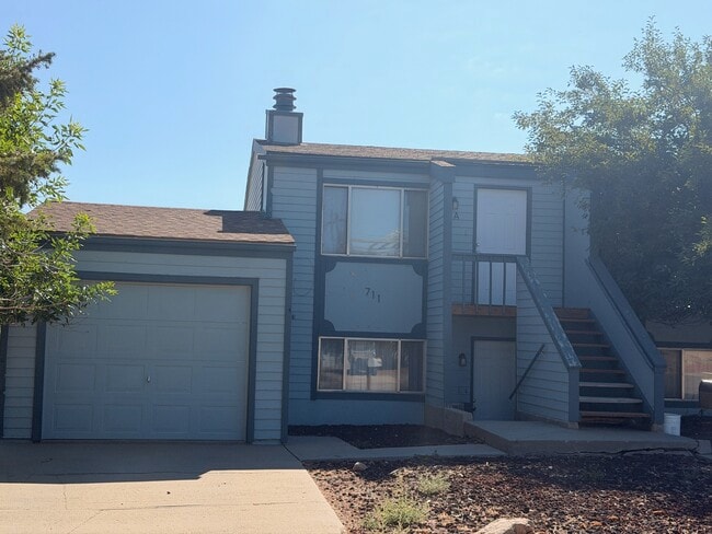Building Photo - 711 Miller Ct