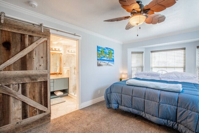 Foto del edificio - 671 E Center St