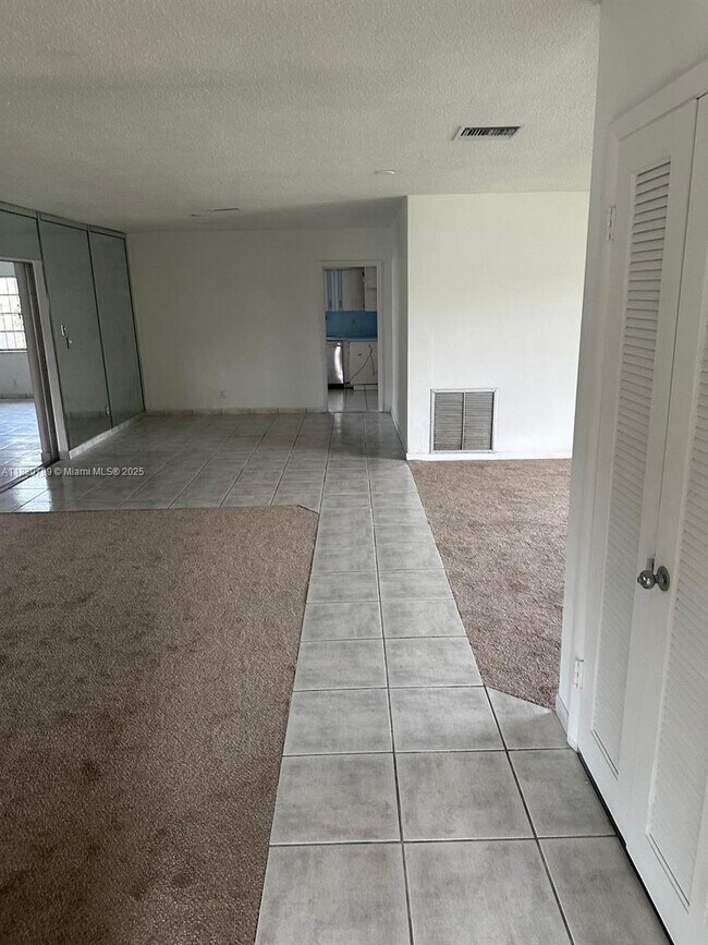 Foto del edificio - 5360 Fletcher St