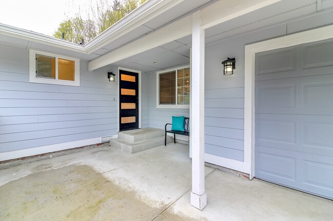 Building Photo - 10813 SE 299th Pl