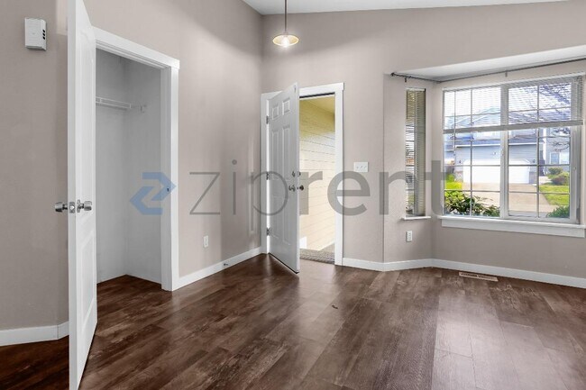 Building Photo - 1120 S 90th St Ct