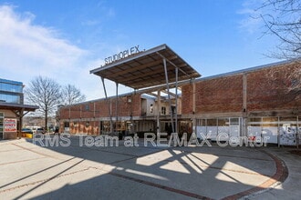Building Photo - 659 Auburn Ave NE