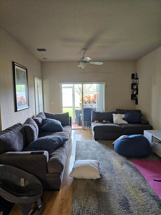 3033 Grandiflora Dr, Lake Worth, FL 33467 Townhome Rentals in Lake