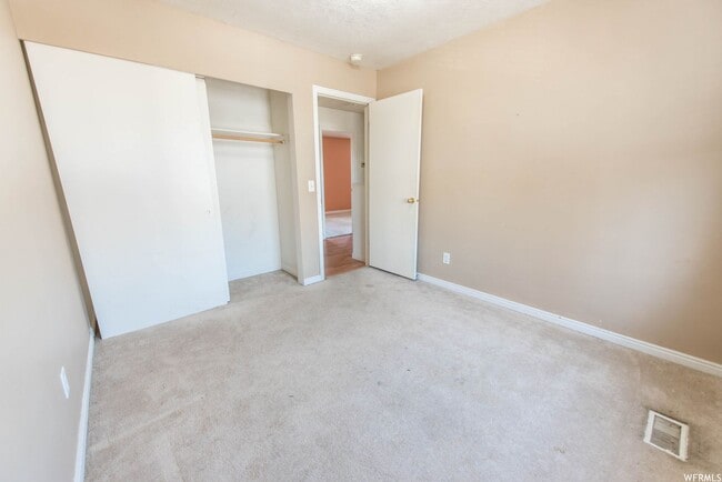 Building Photo - 2037 N 2125 W