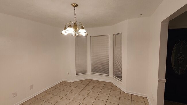 Building Photo - 2203 Smoke Rock Dr