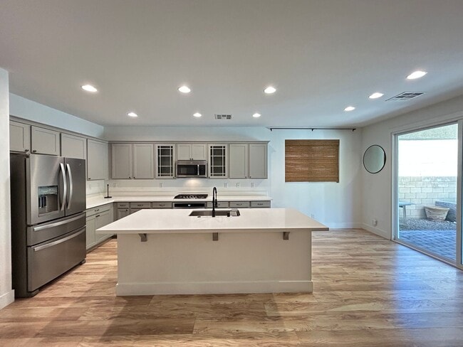 Building Photo - Skye Canyon Master Plan Community!