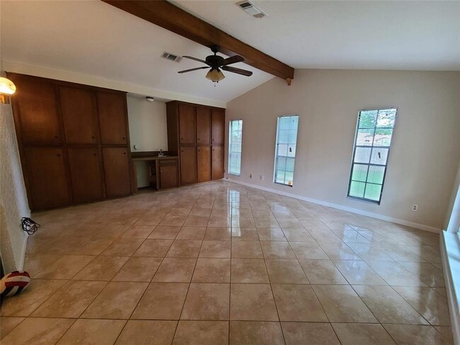 Building Photo - 1115 Sleepy Hollow Cir