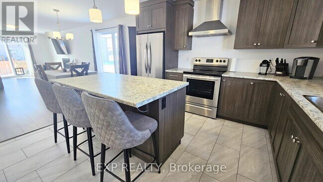 Building Photo - 134 Giroux Street