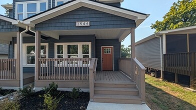 Building Photo - 2544 Selma Ave