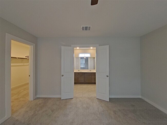 Foto del edificio - 22804 Frassino Pl