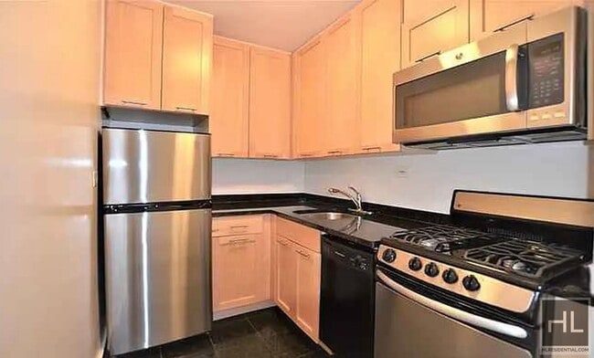 Foto del edificio - EAST 49 STREET