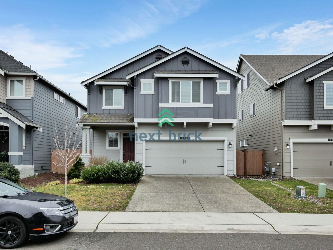 Foto principal - 5 Bed 3 Bath Single-Family Home Available ...