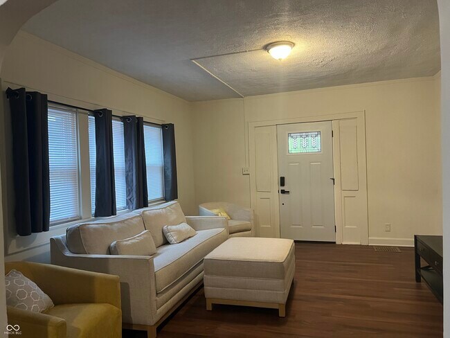 Foto del edificio - 3671 Birchwood Ave