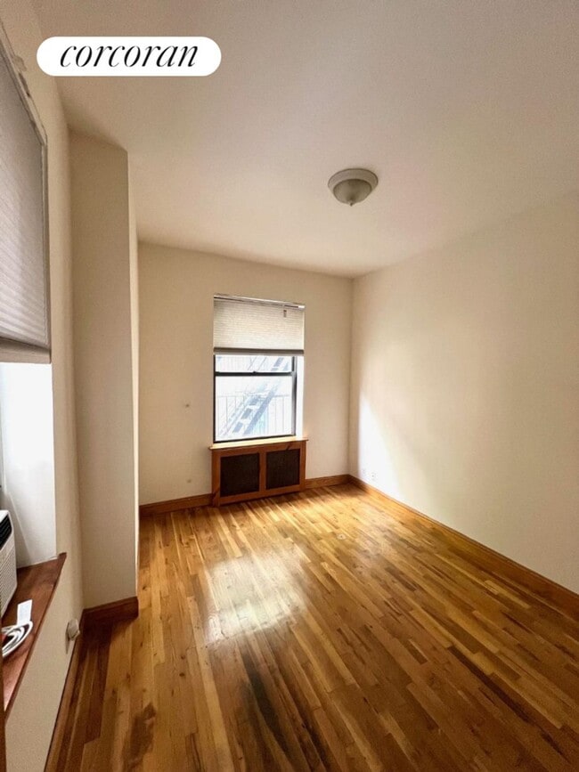 Building Photo - 167 W 80th St