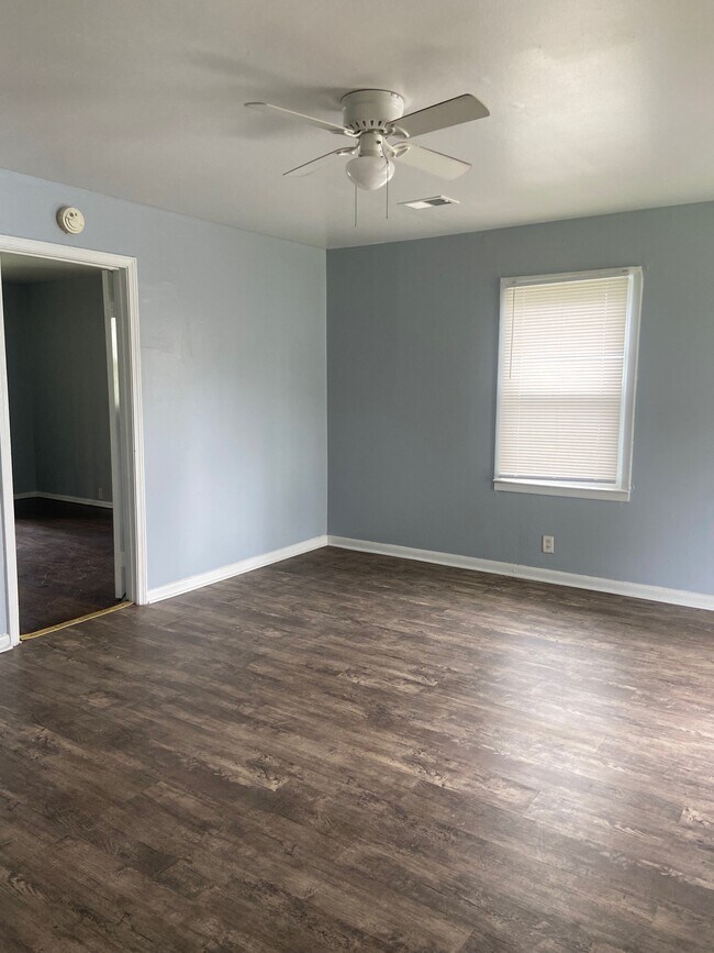 Building Photo - 228 15th Ave SW