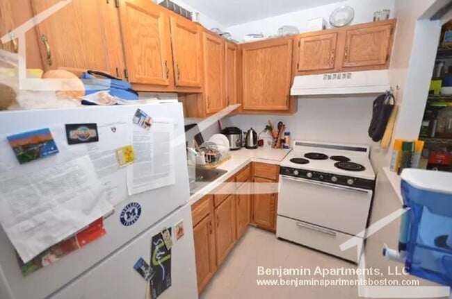 Foto del edificio - Great 2 bedroom and 2 Bath On the Green Line