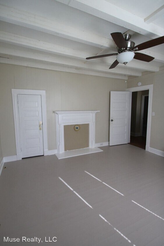 Building Photo - 2 br, 1 bath House - 708 W White Street