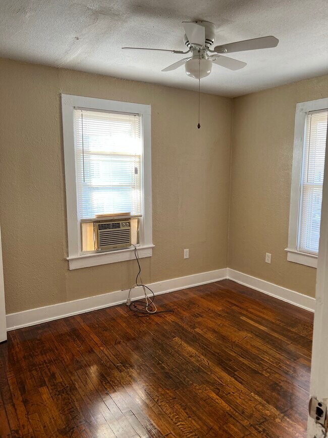 BEDROOM #1 - 3076 Nicholson Dr