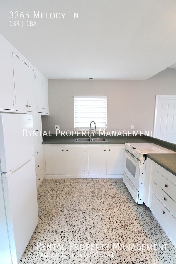 Foto del edificio - 3365 Melody Ln