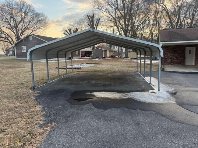 Foto del edificio - 261 State Rd S-42-9222