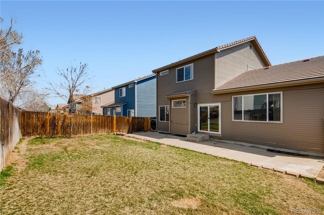 Building Photo - Beautiful 4 bedroom 3.5 bathroom single fa...