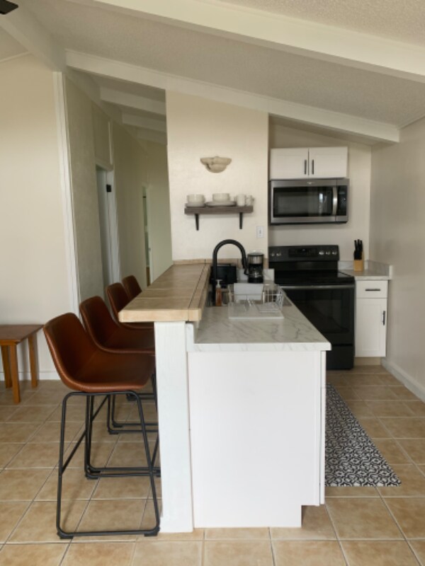Building Photo - 20 Ahina Pl