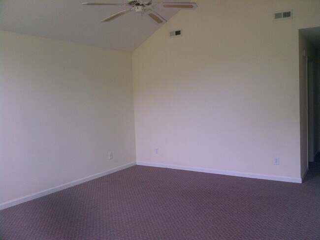 Foto del edificio - 716 Sunnyside Rd