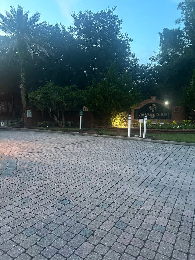 Foto principal - 13810 Sutton Park Dr N
