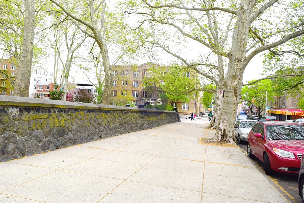 Primary Photo - 4121 7th Ave