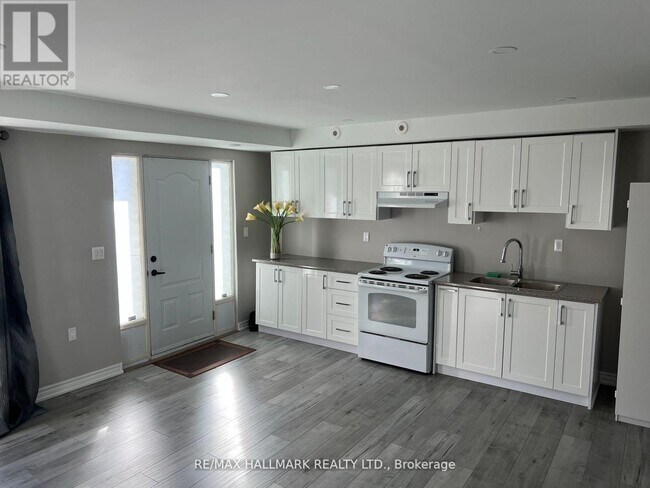 Building Photo - 3029 Finch Ave W