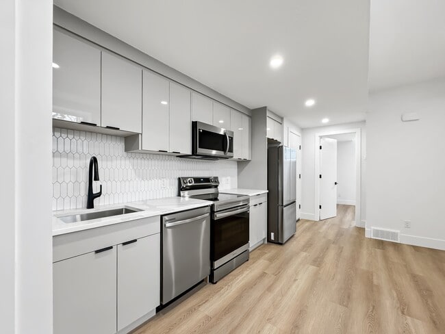 Building Photo - 4123-41217 17 Ave SW