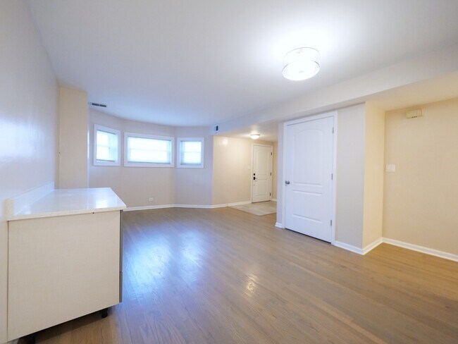 Building Photo - 2323 W Grenshaw St