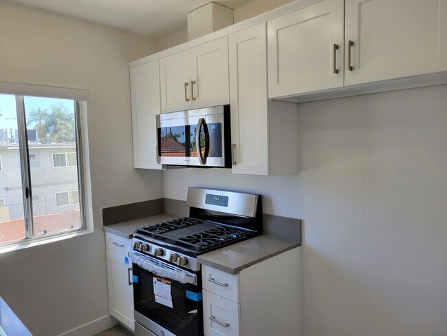 Building Photo - 5950 Whitsett Ave