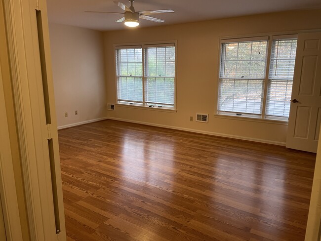 Master bedroom - 5724 Coach Gate Wynde