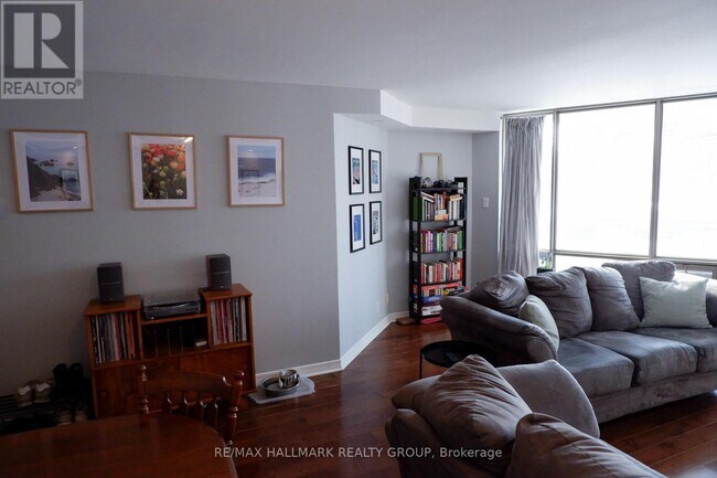 Building Photo - 30 Charlevoix St.