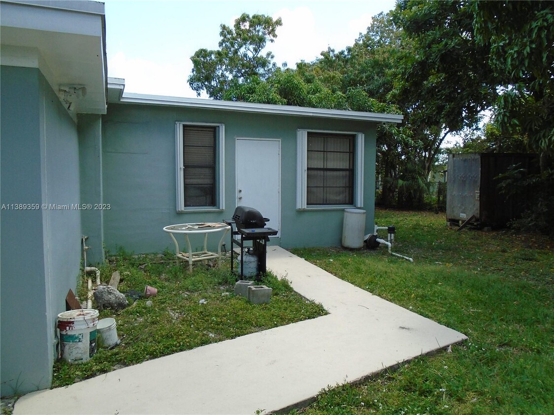 Primary Photo - 6034 Mayo St