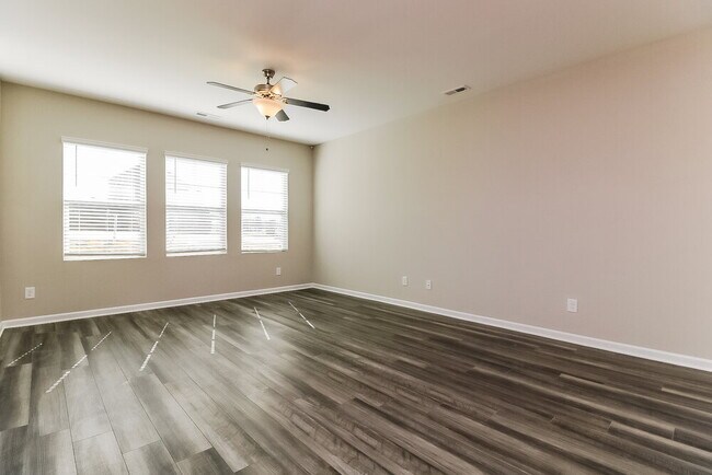 Building Photo - 546 Wendell Falls Pkwy