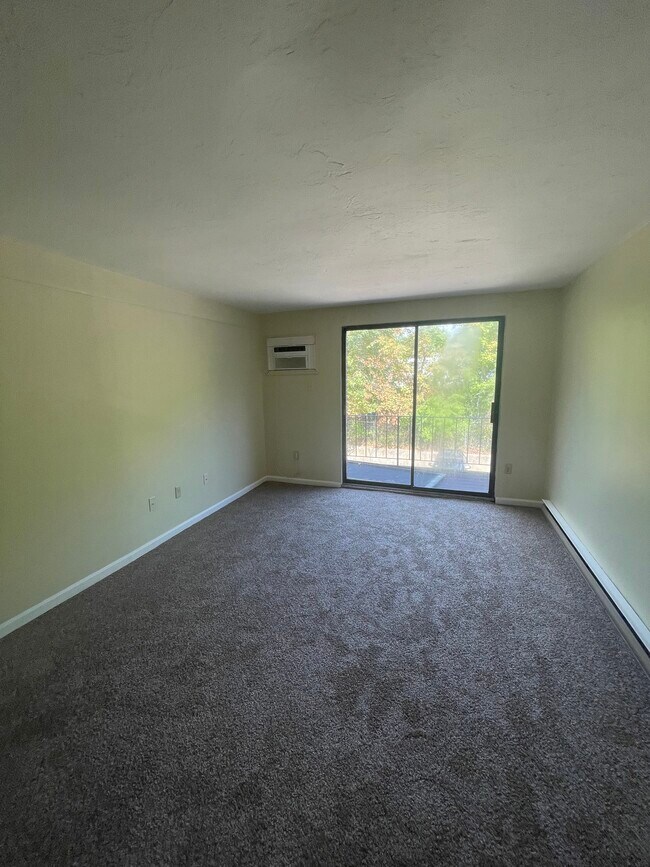 Foto del edificio - 433 Furnace Brook Pky