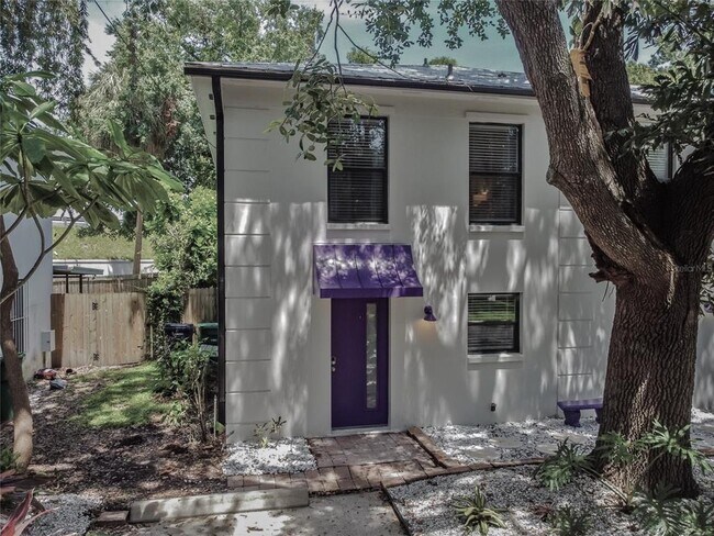 Building Photo - 2417 W Stroud Ave